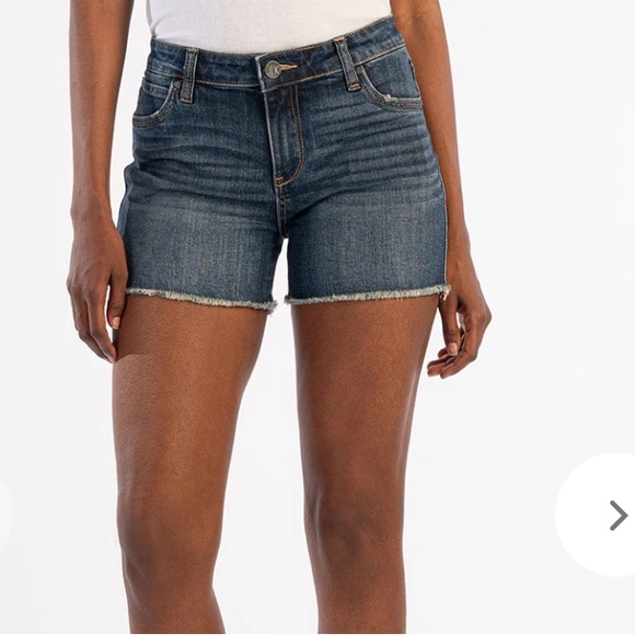 Kut from the Kloth Gidget mid-rise gray short - Picture 5 of 5